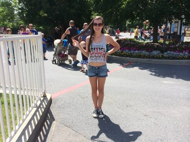 What to Wear to Six Flags: Your Complete Outfit Guide