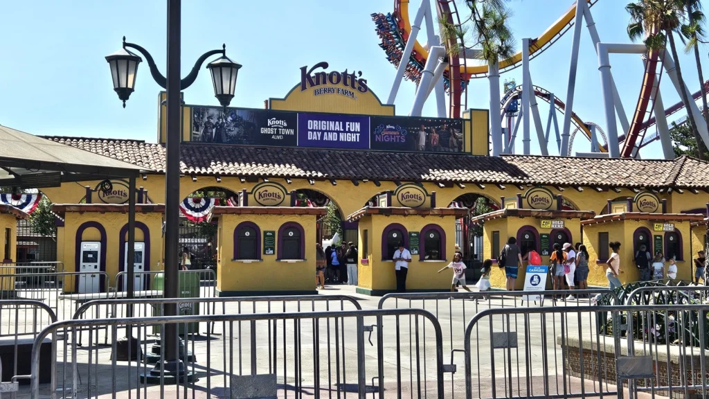 Knott's Berry Farm Opening Hours